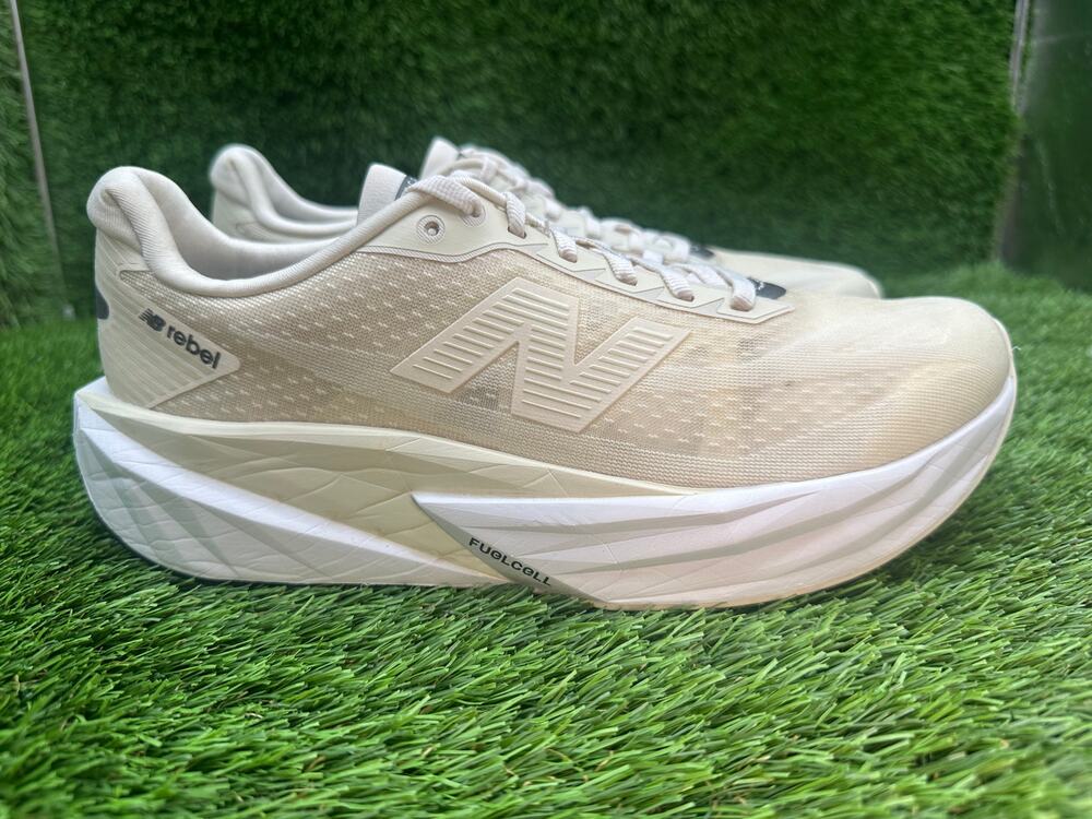 New Balance FuelCell Rebel V5 WFCX7ZF Athletic Sneaker Women's 9.5B Beige Mesh